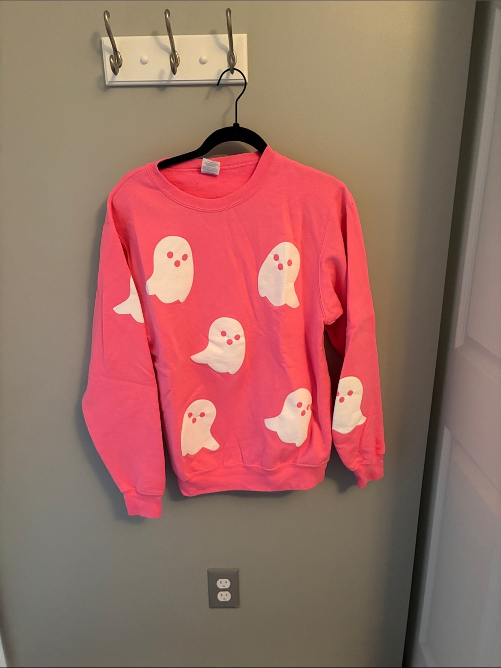 Pink Ghost Halloween Print Crewneck Sweater